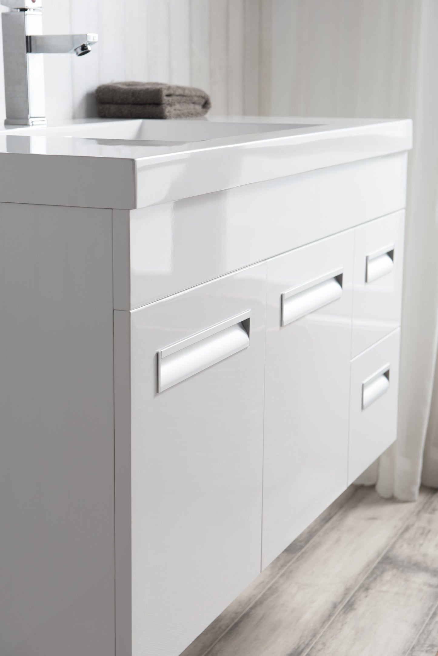 Altas Wall Mounted Vanity